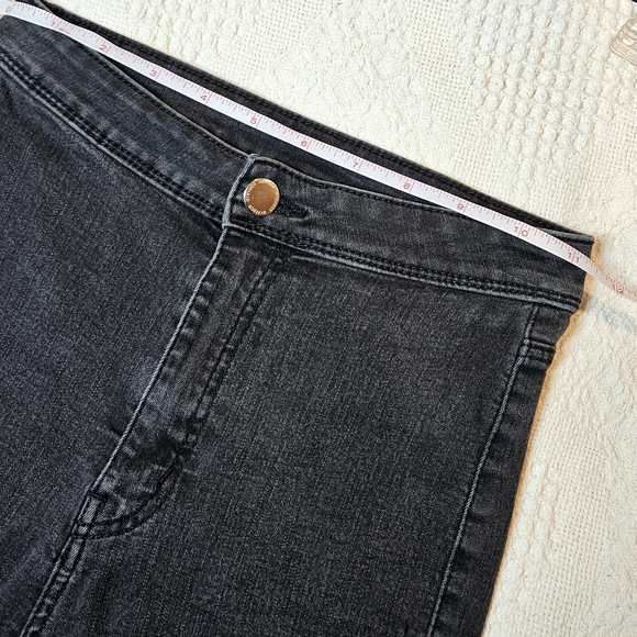 3/$15 🌺H&M Black High Waisted Skinny Jeans - Picture 13 of 14
